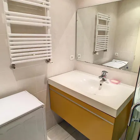 Trident Sea View 104 קאן